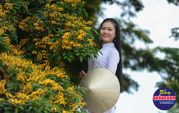  Nhiều bạn trẻ nhân dịp này chụp ảnh lưu lại những khoảnh khắc riêng.